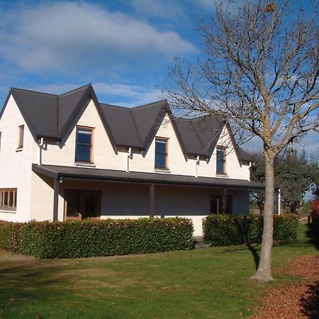 Whitestone Cottages Windwhistle エクステリア 写真