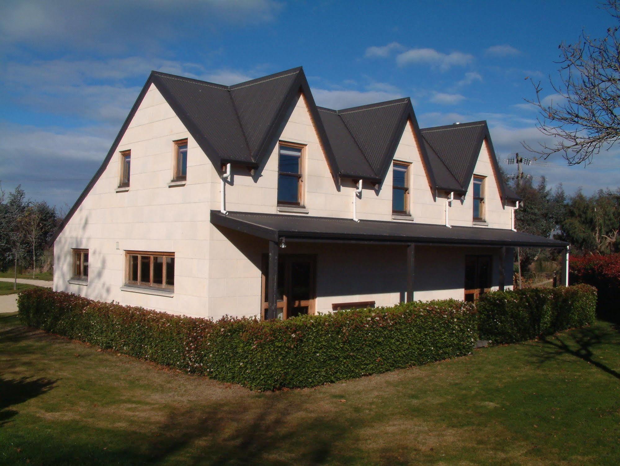 Whitestone Cottages Windwhistle エクステリア 写真