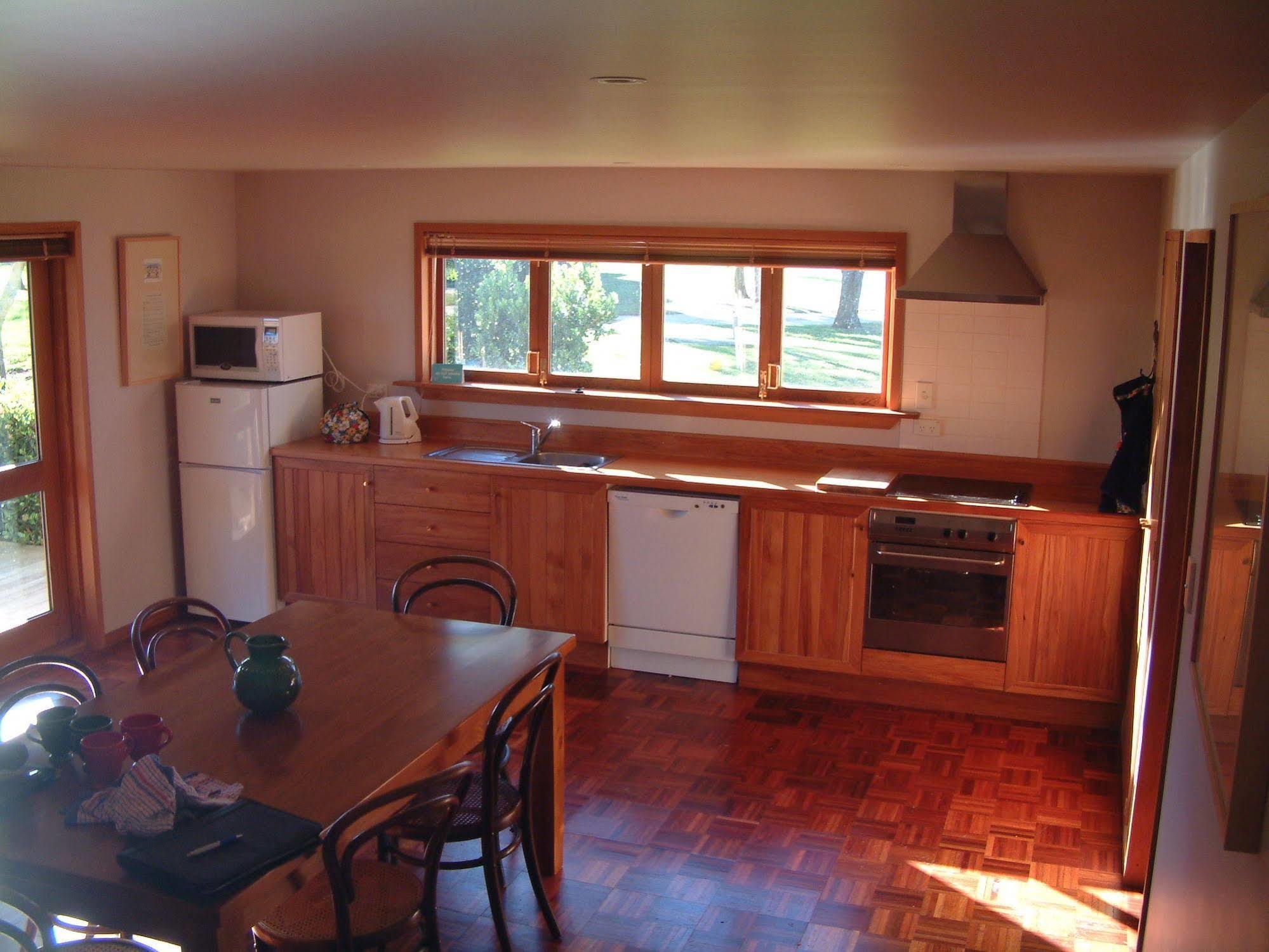 Whitestone Cottages Windwhistle エクステリア 写真